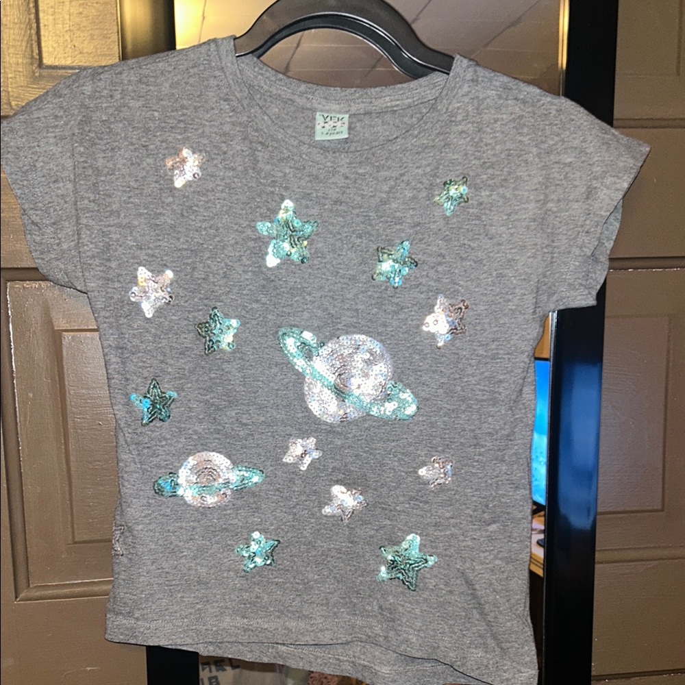 YFK Gray Star and Planet Kids T-Shirt; size 128/7-8 years